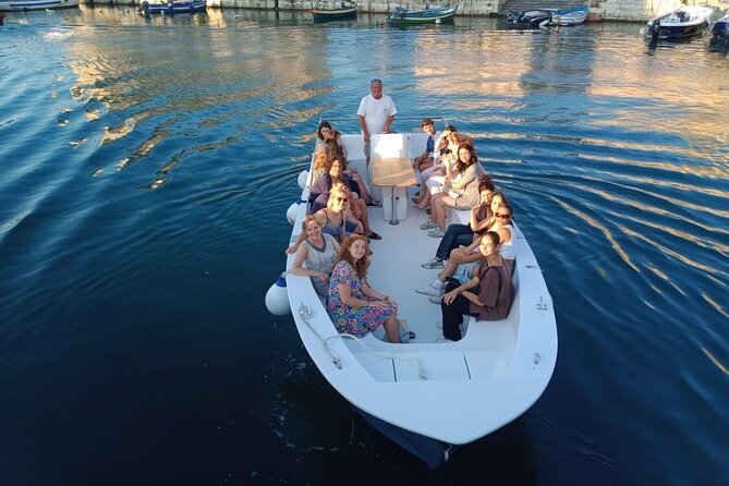 Ortigia Island and Sea Caves Boat Tour with Prosecco - Stop 2: Fonte Aretusa, a Cold Spring Swim With Mixed Water