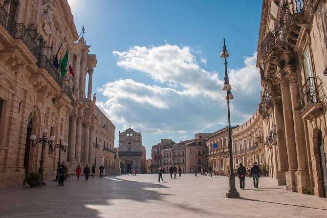 Ortigia: Syracuse's Ancient Town Center Private Walking Tour - Piazza Duomo and Syracuse Cathedral: baroque grandeur with real-world entry rules
