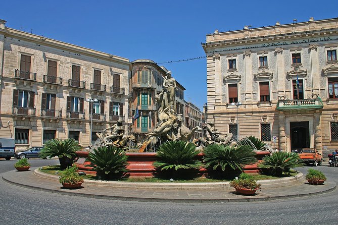 Ortigia: Syracuse's Ancient Town Center Private Walking Tour - Fonte Aretusa: the spring, papyrus plants, and myths of Alpheus and Arethusa