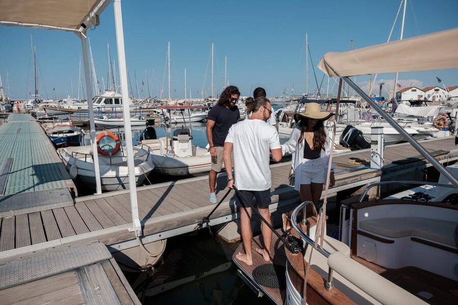 Palermo by Sea: Relaxing Boat Tour with Aperitif - What you eat and drink: the Palermo aperitif experience