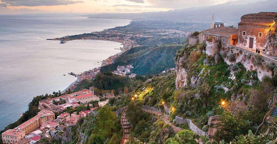 Palermo/Cefalù: Mount Etna and Taormina Day Trip - Taormina on your own: pedestrian streets, granita breaks, and Greek Theater options