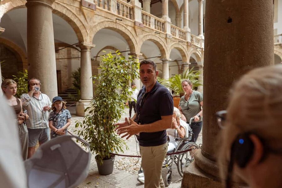 Palermo: City & Palazzo dei Normanni Guided Walking Tour - A well-timed combo: Palermo streets plus Palazzo dei Normanni