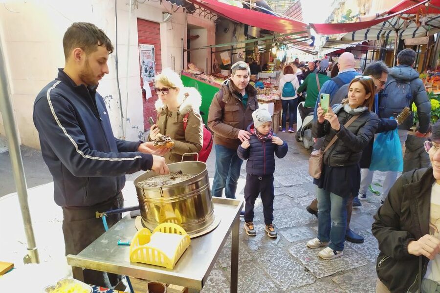 Palermo: City Walking Tour & Street Food Tasting with Drink - The Street Food Lineup: What You Taste and How to Enjoy It