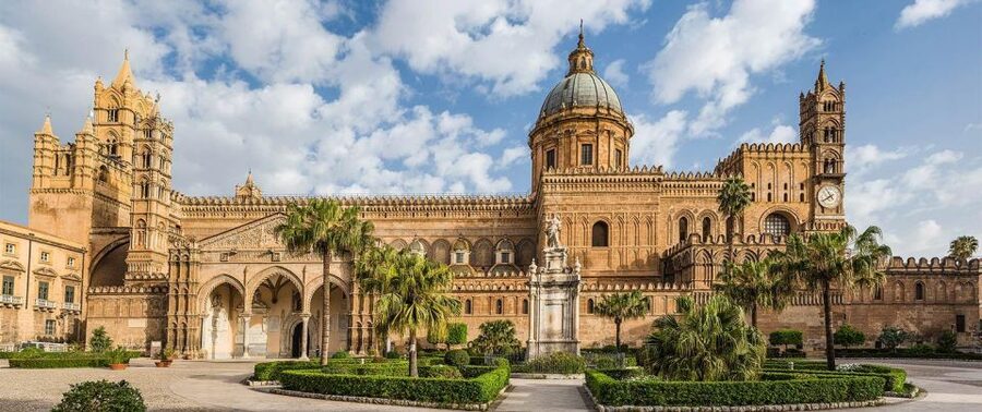 Palermo: Exclusive Private Walking Tour by Palermo Wonders - Stop 2: Teatro Massimo photo stop, where your bearings click