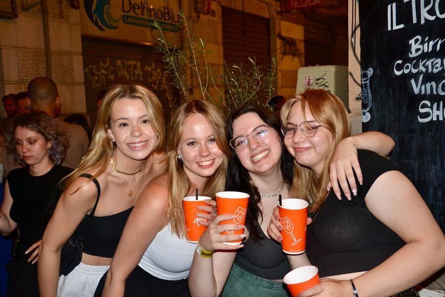 Palermo: Guided Bar Crawl with Shots and Discounts on Drinks - Practical tips so your night goes smoothly