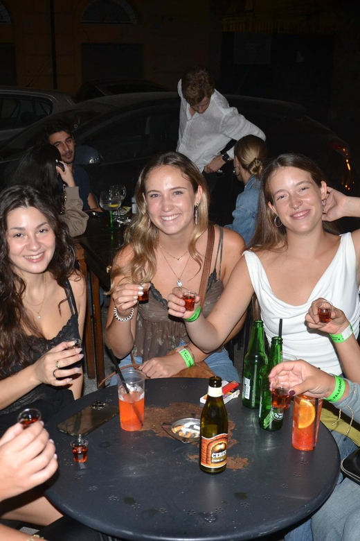 Palermo: Guided Bar Crawl with Shots and Discounts on Drinks - The “bar hop” rhythm: 30 to 60 minutes per venue