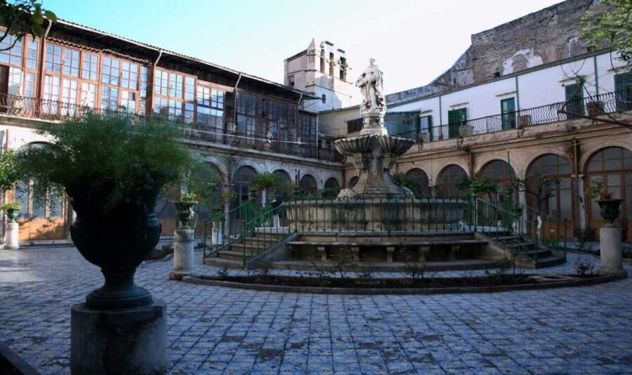 Palermo: Historical Center Walking Tour with Rooftop Views - Cannolo tasting at Saint Catherine: tasting the convent tradition