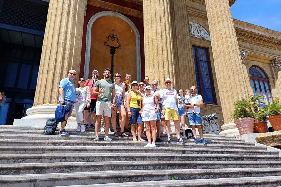 Palermo in 2 ore Monumenti principali e Mercati storici - Meeting At Feltrinelli, Then Getting Oriented Fast