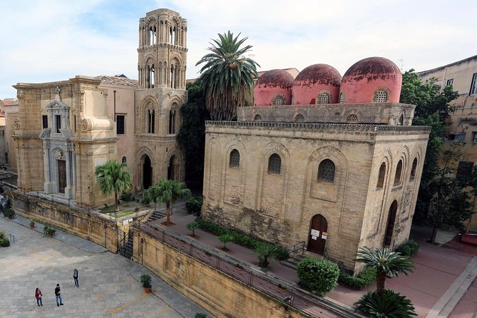 Palermo in 4 hours: private tour for cruise passengers - Ballarò market: km 0 produce and quick lunch energy