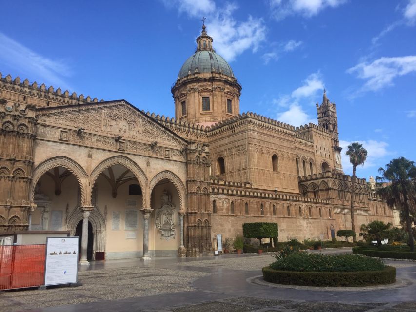 Palermo: Markets and Monuments City Center Walking Tour - Palazzo Pretorio, Fontana Pretoria, and the Square of Shame