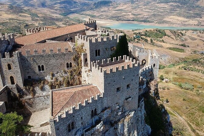Palermo: Medieval castles of Caccamo & Cefalù. Small Group Tour - The trip up the coast to Caccamo: photo time and a change of pace