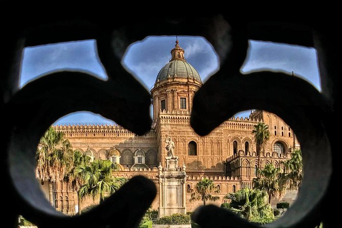 Palermo No Mafia walking tour: discover the Anti-mafia culture in Sicily - Stop 3, Palazzo di Giustizia and Piazza della Memoria