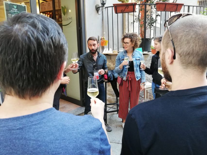 Palermo: Small Group Night Street Food Tour - Drinks and the Toasting Tradition That Keeps the Group Feeling Friendly