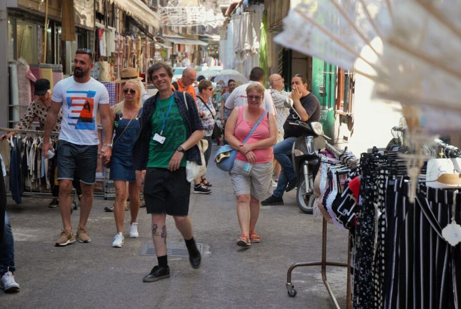 Palermo: Street Food and Local Market Tasting Tour - Getting Oriented at Teatro Massimo, Then Hitting Palermo’s Food Spine