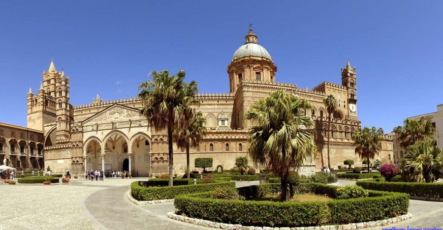 Palermo: three-hour private city tour - Quattro Canti: the crossroads, the fountains, and the grim undertone