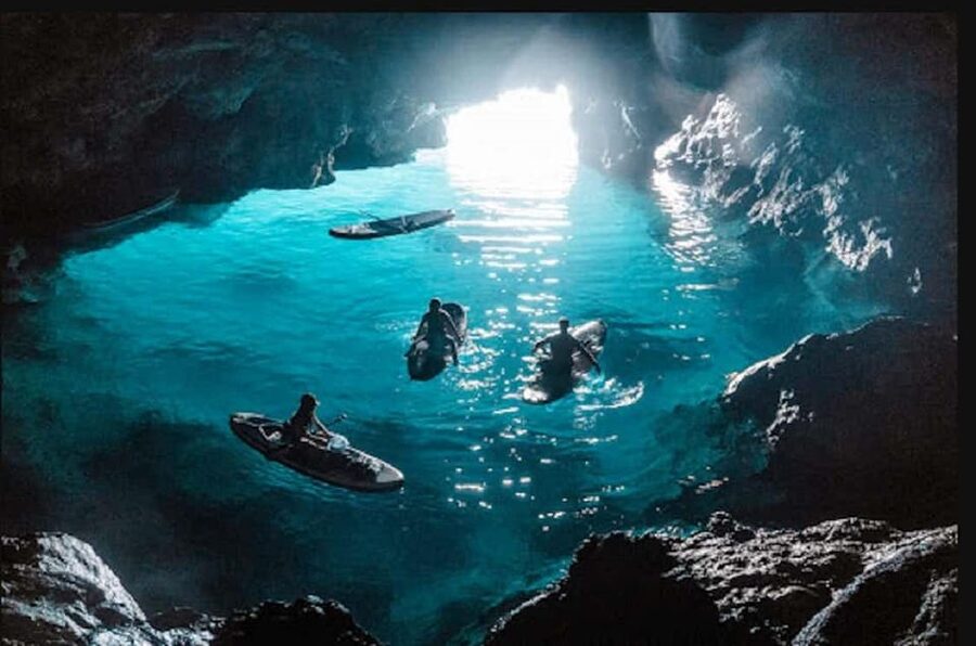 Palermo : Tour condiviso in barca con Aperitivo e Snorkeling - Grotta Regina Photo Stop: A Quick Cave Moment Worth the Camera