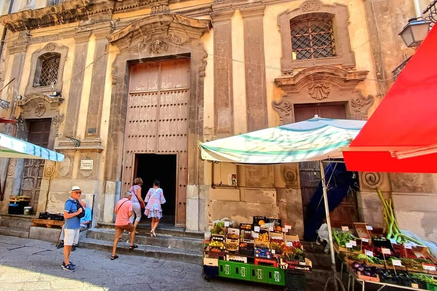 Palermo, tour tra monumenti unici e mercati colorati - Quattro Canti and Piazza Bellini: the film-friendly finish