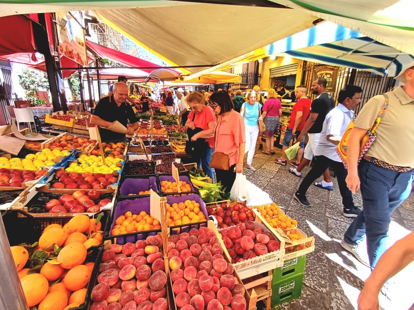 Palermo, tour tra monumenti unici e mercati colorati - Language reality: an Italian-only tour with story support