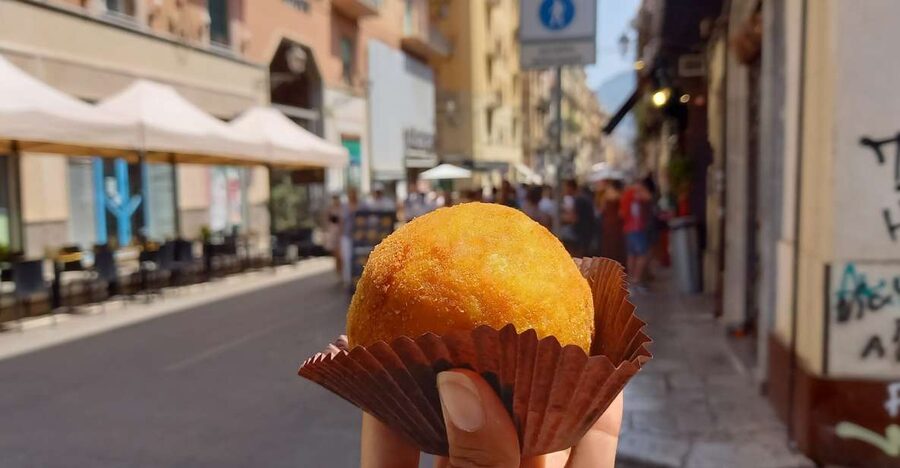 Palermo: Traditional Full Meal Food Tour with a Local - Fontana Pretoria dessert stop: cannoli, granita, and chilled cassata