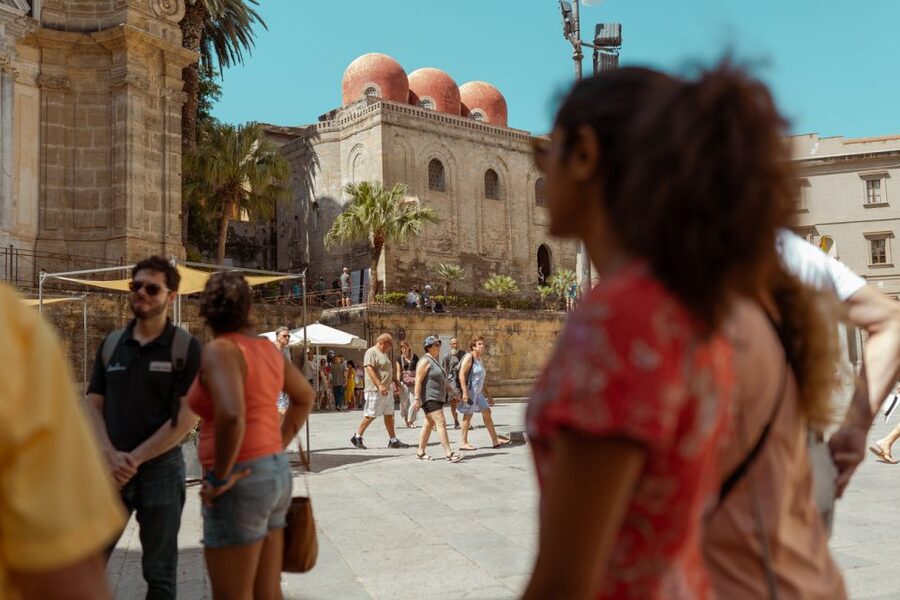 Palermo: UNESCO World Heritage Sites Guided Walking Tour - Piazza Pretoria and Palazzo Pretorio: Baroque drama with Norman-era attitude