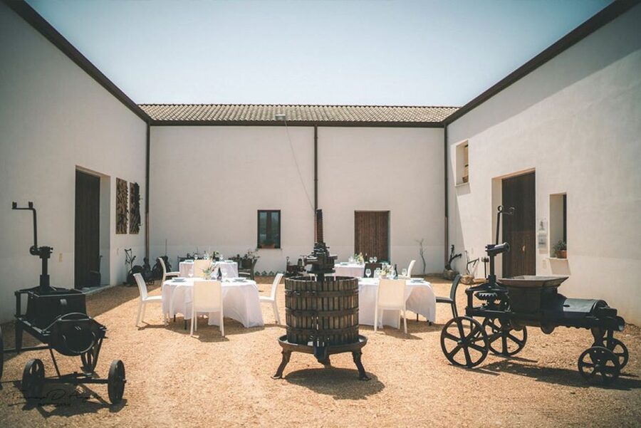 Partinico: Historic Sicilian Vineyard & Wine Tasting Tour - Test wine with brunch: 5 Sicilian appetizers and two pairings