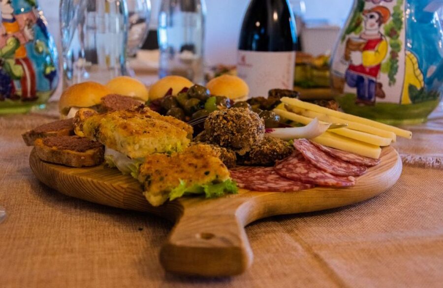 Partinico: Historic Sicilian Vineyard & Wine Tasting Tour - The 2-hour flow: vineyard walk, cellar tour, then brunch