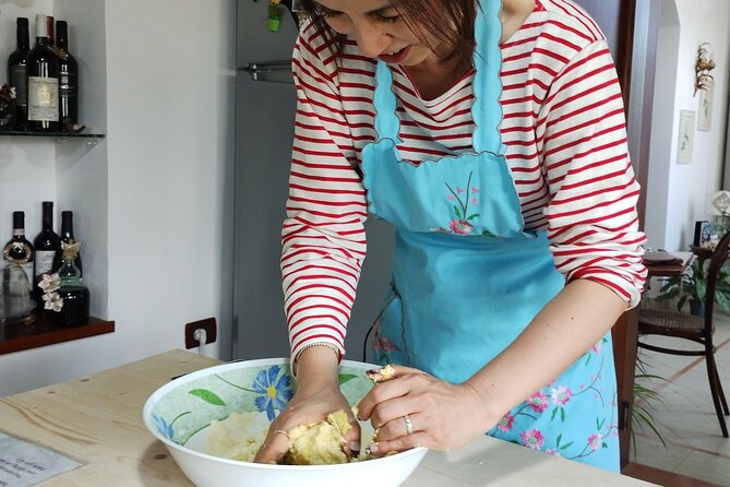 Pasta Class Cook Traditional -Sciacca-Wine included-Shuttle extra - Price and logistics, including the shuttle extra