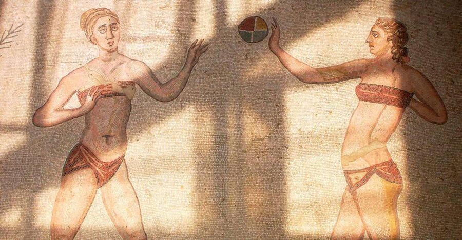 Piazza Armerina: Roman Villa del Casale Mosaics Tour - Languages and guide quality that can make or break the visit
