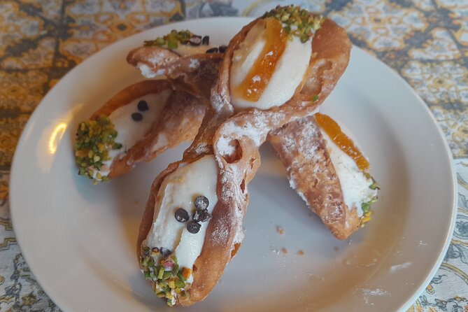 Pizza & Cannolo Making in Taormina by the Sea - Baking your pizza: toppings choices and the payoff of wood-fired heat