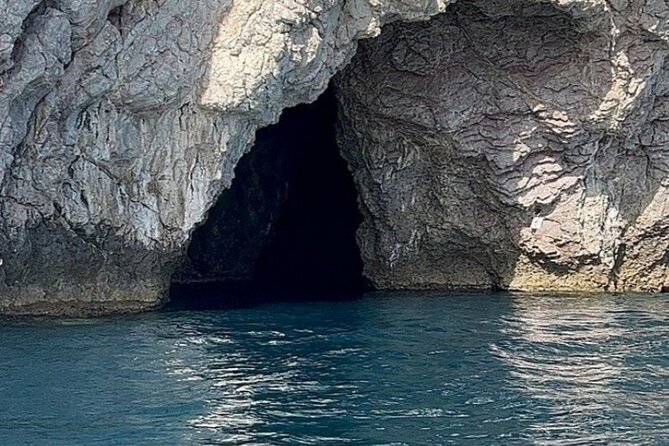 Private boat tour Giardini Naxos Taormina with platter and wine - Taormina From Corso Umberto to Piazza IX Aprile, Without the Usual Footwork