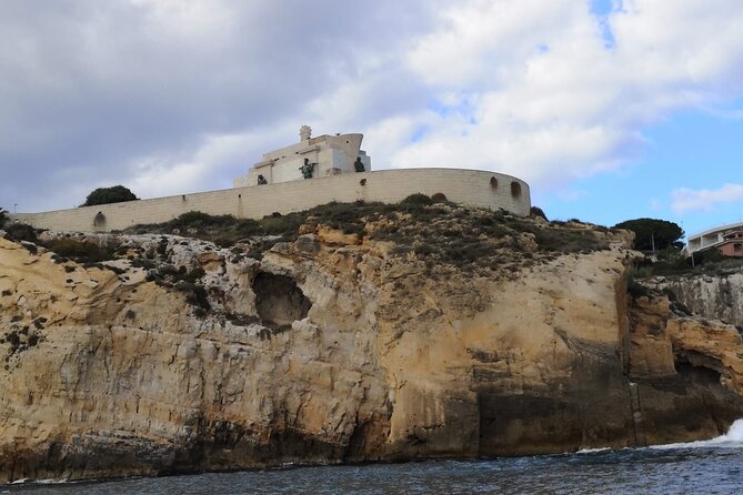 Private boat tour with prosecco and fresh fruit - Arethusa spring and the coast outside the busy areas
