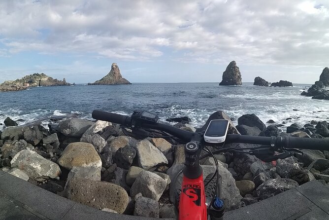 PRIVATE - Catania and Aci Trezza Bike trip - Aci Trezza and the Faraglioni: Cyclopean Isles up close