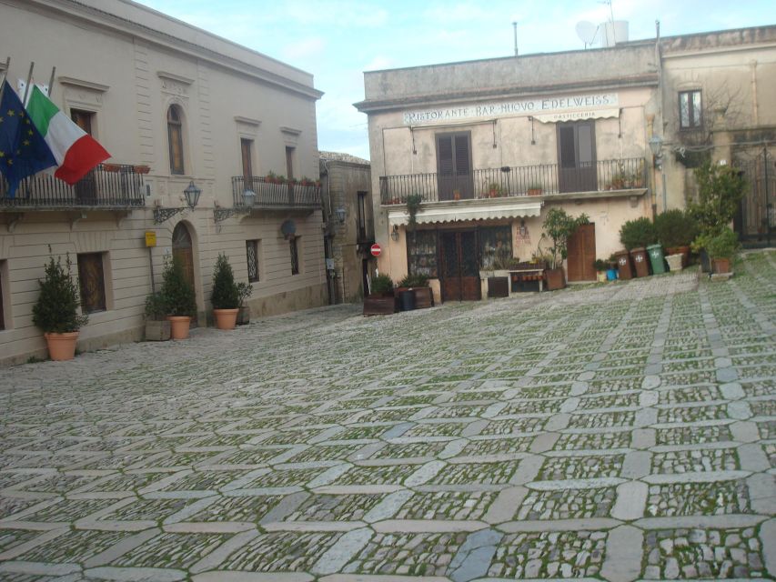 Private Monreale Cathedral and Cloister, Ceramic Lab tour - Inside Monreale Cathedral: 3 km of Byzantine mosaics