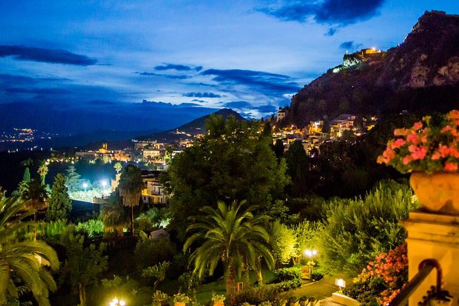 Private Taormina Sunset walking Tour with Aperitif - Meeting in Taormina and getting into the passeggiata mood