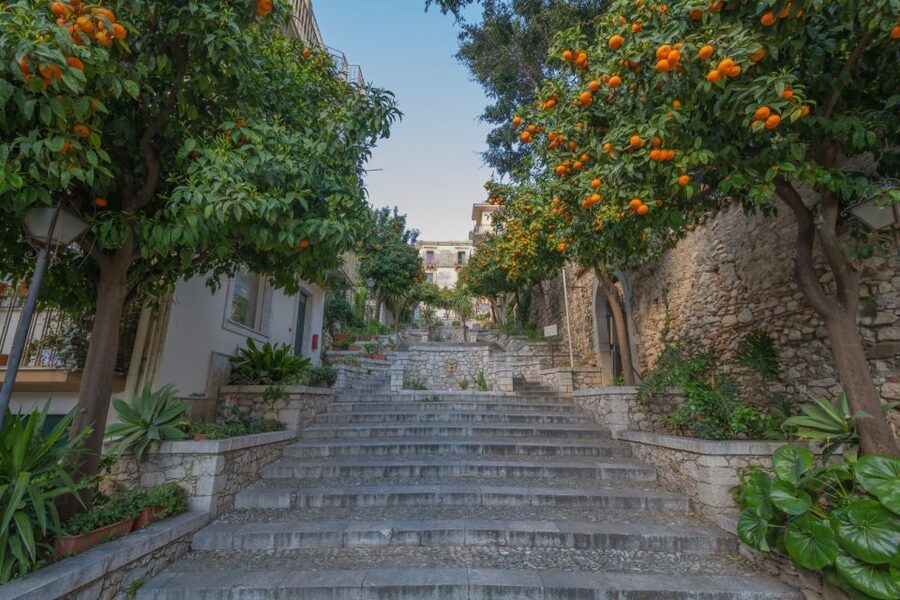 Private Taormina Top City Sights Walking Tour - Corso Umberto: where the town feels like a town