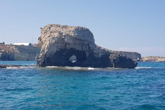 Private tour - Entering the sea caves: stalactites, stalagmites, and coral flowers
