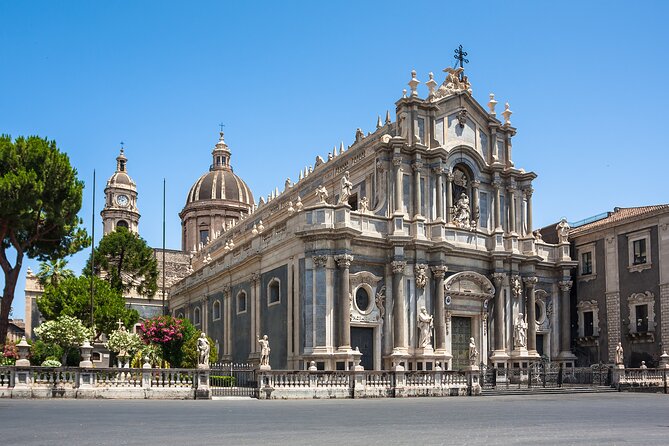 Private Transfer from Catania to Taormina or vice versa - Inside the sedan: comfort, cleanliness, and the water detail