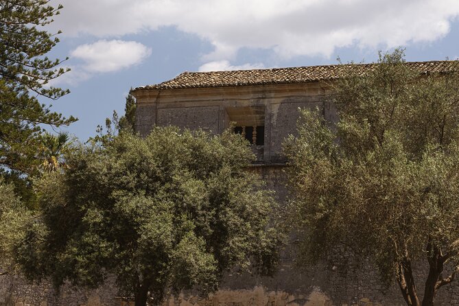 Ragusa Ibla Walking and Photography Tour - Meeting at Piazza Duomo, and how the pacing actually works