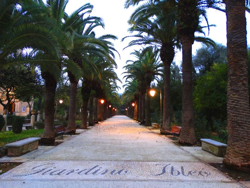 Ragusa Ibla: Walking Tour with Local Guide - Ibleo Garden: the calm pause before the churches