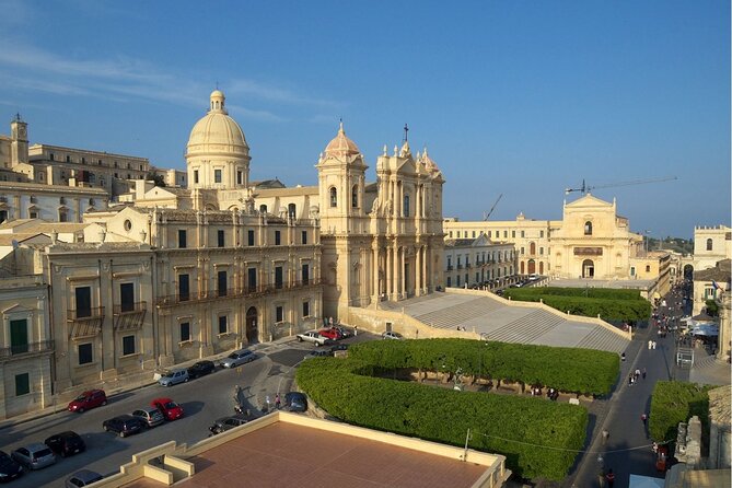 Ragusa, Noto and Chocolate Tasting - Day tour from Siracusa - Noto: why the honey tufa Baroque look feels so intentional