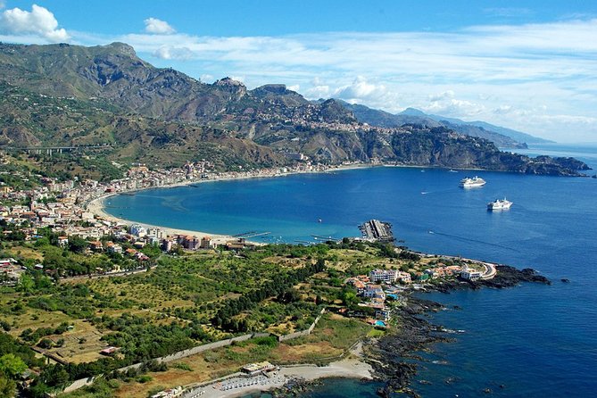 Relaxing snorkeling tour at the Isola Bella Marine Park Taormina - The cruise out: onboard stories and a look at the Blue Cave