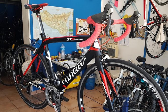 Rent road bike - Picking Up Your Road Bike on Via Torquato Tasso