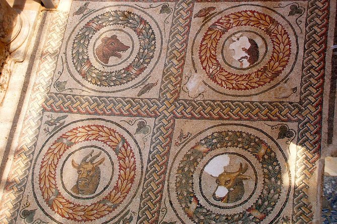 Roman Villa del Casale guide (Piazza Armerina): truly fabulous mosaics in Sicily - Entering the Roman domus: reading the house like a story