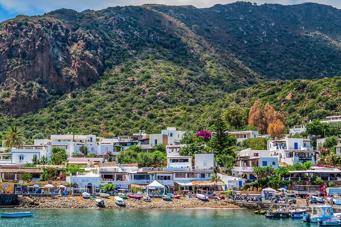 Salina, Panarea and Stromboli from Cefalu, Via Capo D'Orlando - Cefalù to the Aeolians: your 8:20 am start, by bus and boat