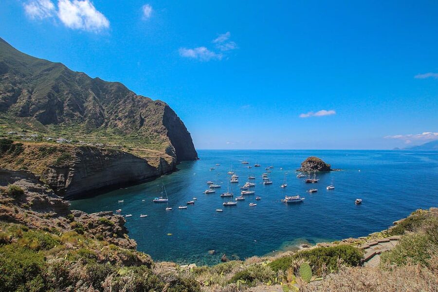 Salina Panarea Stromboli by night - Panarea at a glance: 1 hour 20 minutes of town time and shopping