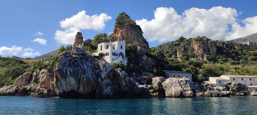 San Vito Lo Capo: Boat Trip with 3 Swimming Stops and Snacks - From Pontile LA TRAINA to Via Faro,8, you start close to the action