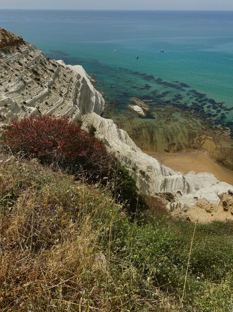 Scala dei Turchi: Tour of Beautiful Beaches with Aperitif - Scala dei Turchi area: when the stop feels like the payoff