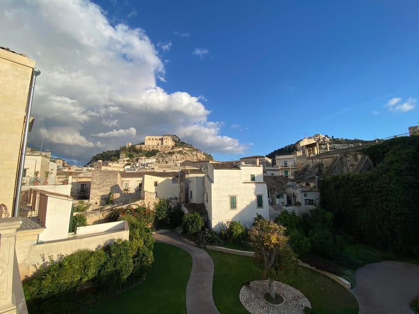 Scicli - Bonelli Patané Palace: exclusive private tour - What original furnishings change about how you see the rooms