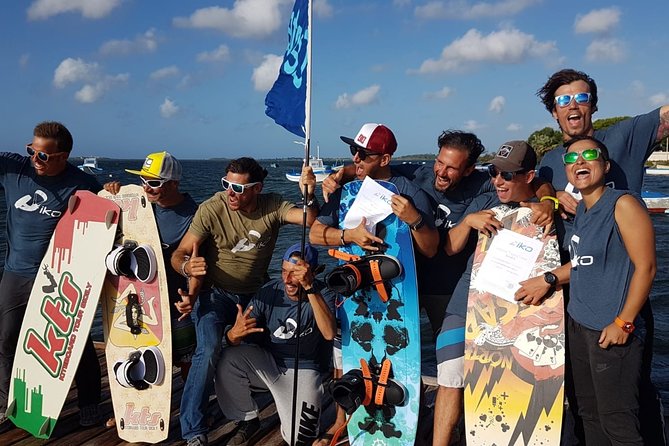 Semi-private kitesurfing course for beginners - Semi-Private Setup: 1 Instructor, 2 Students, Real Attention