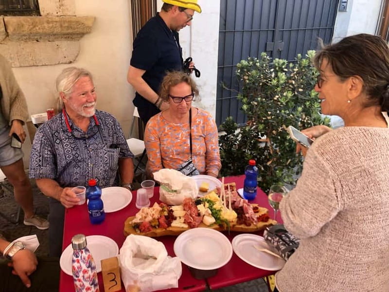 Sicilian food and wine tour in Siracusa - What a Sicilian food and wine walk gets right in Siracusa